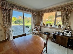 Dining Room- click for photo gallery